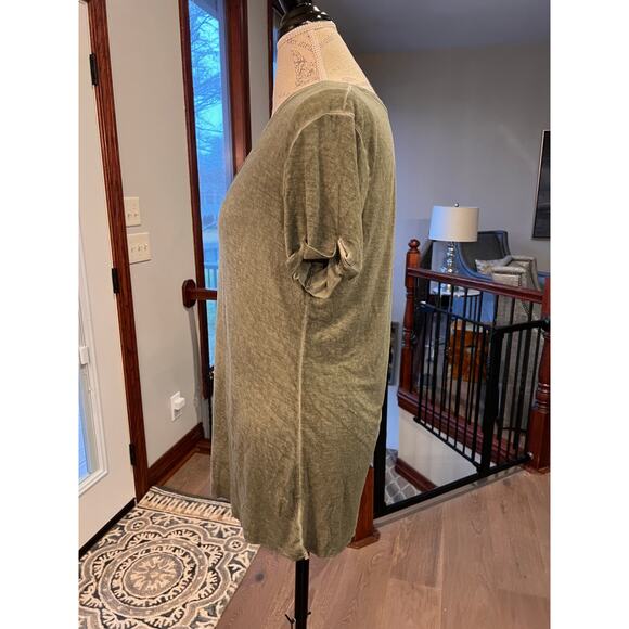 Love 8 3 Women's V Neck Green/Gray Shirt Rayon Spandex Size M EUC - Picture 3 of 6